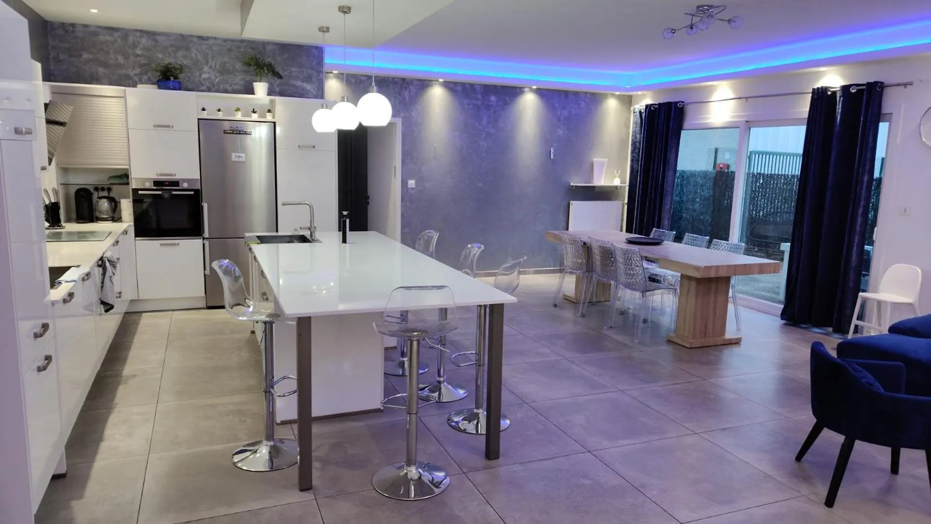 Villa T5 Proche Centre Ville エクスレバン
